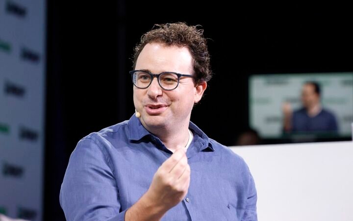 Dario Amodei participa de conversa no palco do TechCrunch Disrupt em 2023