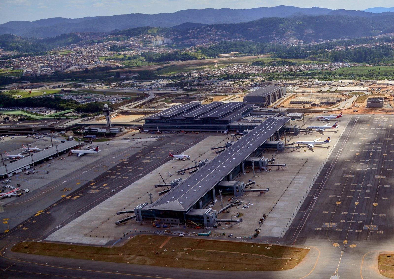 Vista aérea do Terminal 3 do Aeroporto de Guarulhos em fotografia de arquivo de 2014.