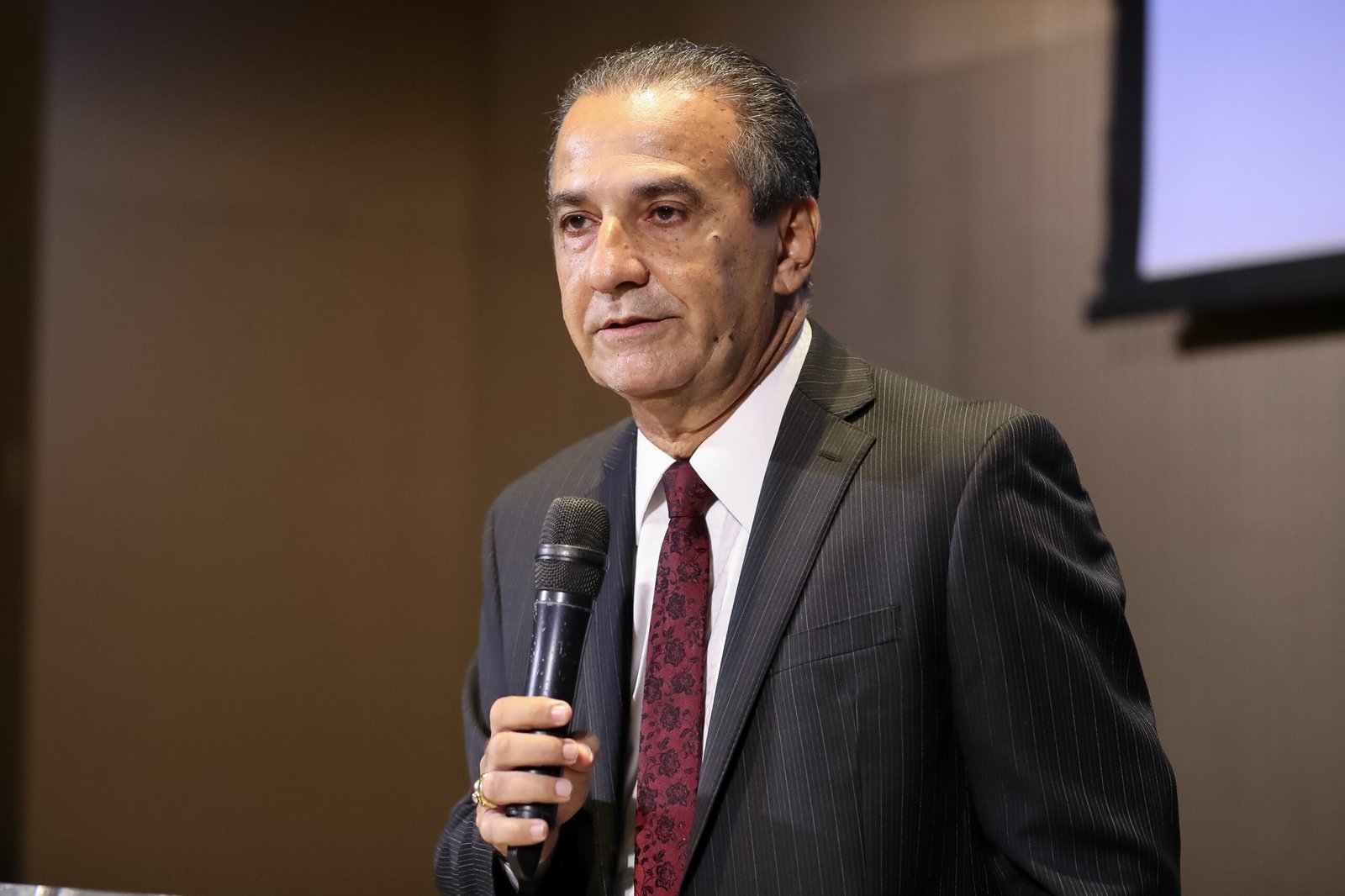 Silas Malafaia fala ao microfone no Rio de Janeiro em 11 de abril de 2019; fotografia de arquivo, não registra as manifestações de outubro de 2026.