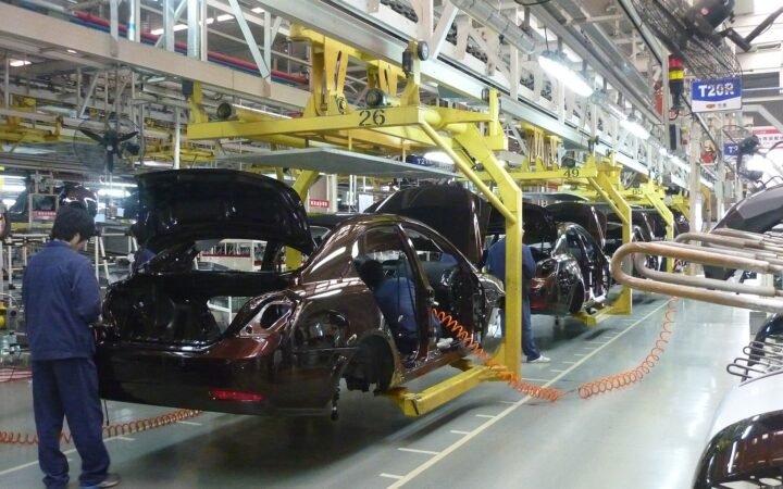 Linha de montagem da Geely em Ningbo na China