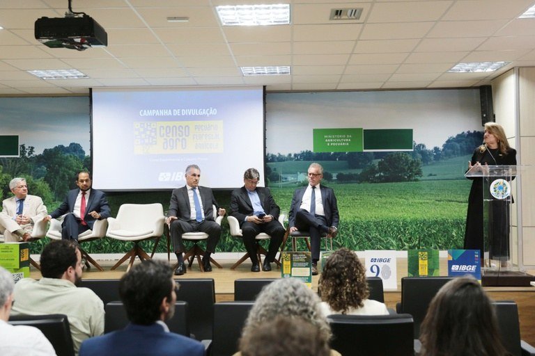 Participantes reunidos na apresentação do Censo Experimental no Ministério da Agricultura.