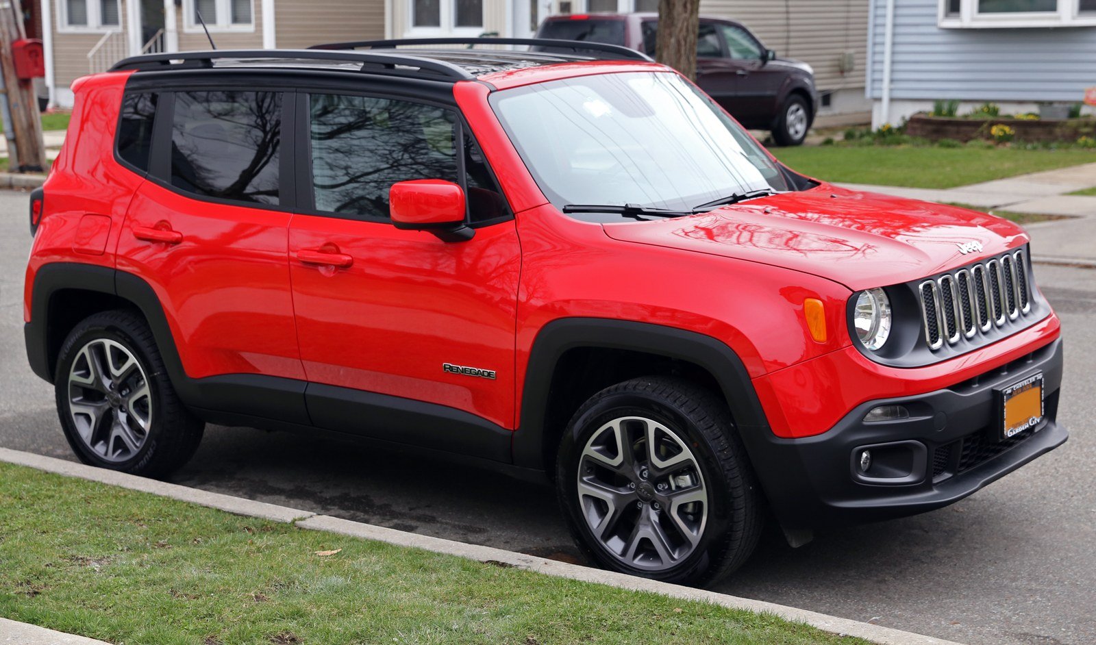 Jeep Renegade vermelho em fotografia de arquivo.