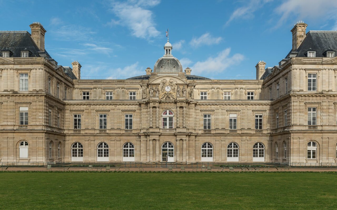 Fachada sul do Palácio do Luxemburgo, sede do Senado francês, em Paris, em 2014.