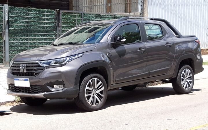 Fiat Strada 2020 Volcano em Montevidéu, fotografada por NaBUru38 em 23 de janeiro de 2021.